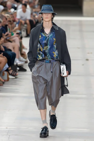 Look 42